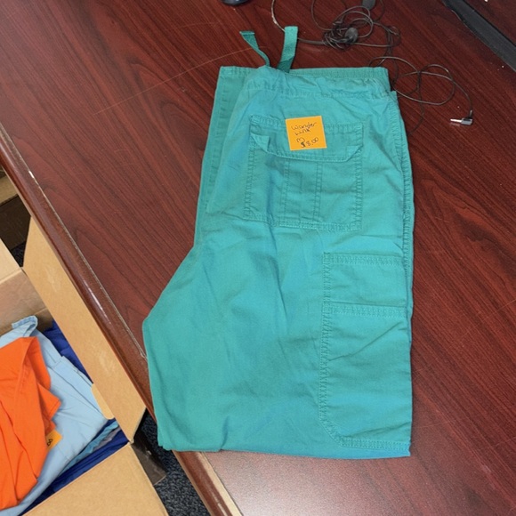 Wonder, wink scrub pants - Picture 2 of 4